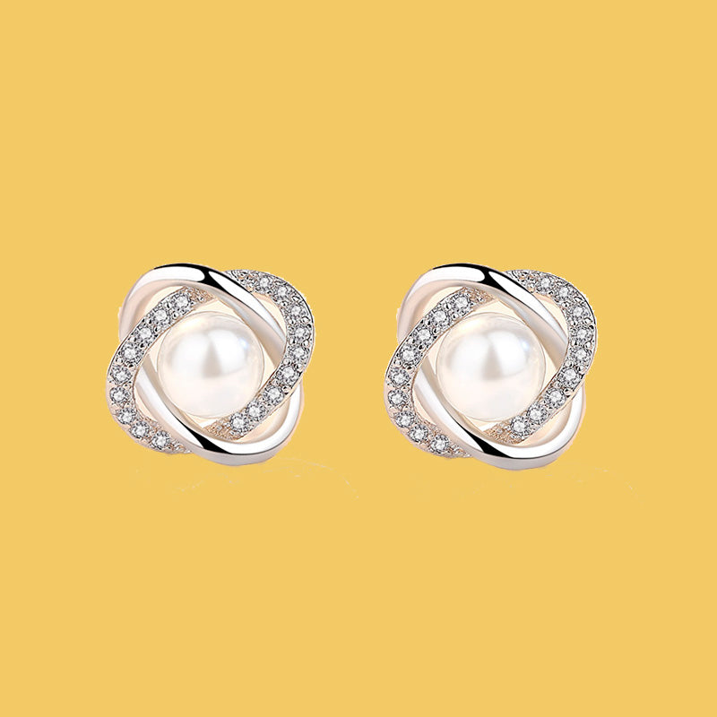 Julia Retro Diamond Pearl Earrings