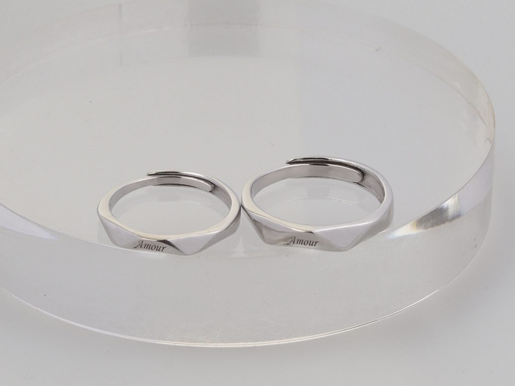 couple ring engrave name
