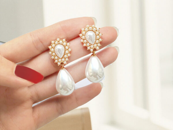 pearl earrings for mom