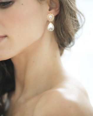 Julia Retro Pearl Earrings